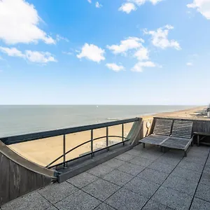 Penthouse App Met Imposant & Eindeloos Zeezicht Appartement